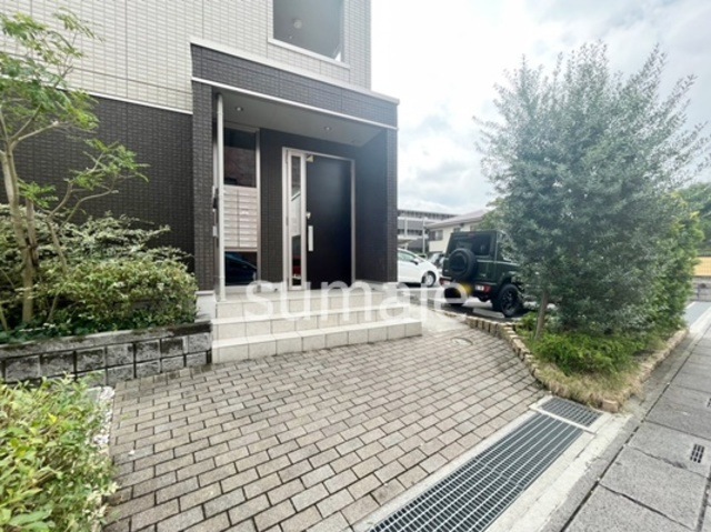 プレシャスガーネットのエントランス|エントランスです！