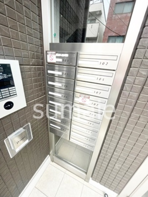 プレシャスガーネットのロビー|集合郵便ポスト！