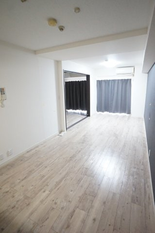 明治レジデンスの居間・リビング|別のお部屋の写真になります