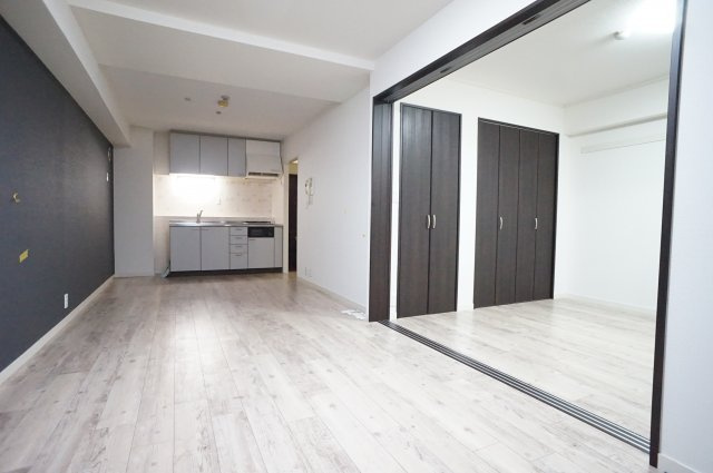 明治レジデンスの居間・リビング|別のお部屋の写真になります