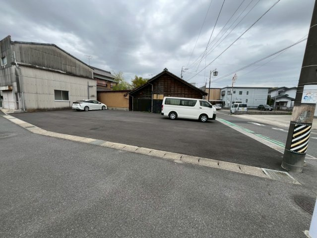 みよし町上貸倉庫の駐車場