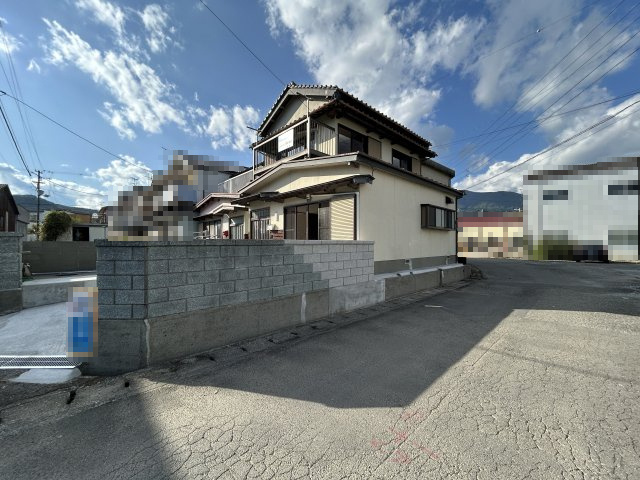 須崎市多ノ郷甲　中古戸建の前面道路含む現地写真