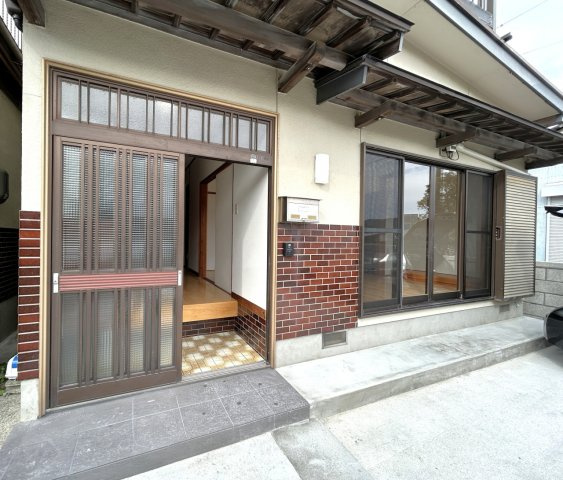 須崎市多ノ郷甲　中古戸建の玄関