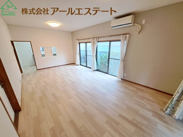 姫路市城見台2丁目　中古戸建の居間・リビング