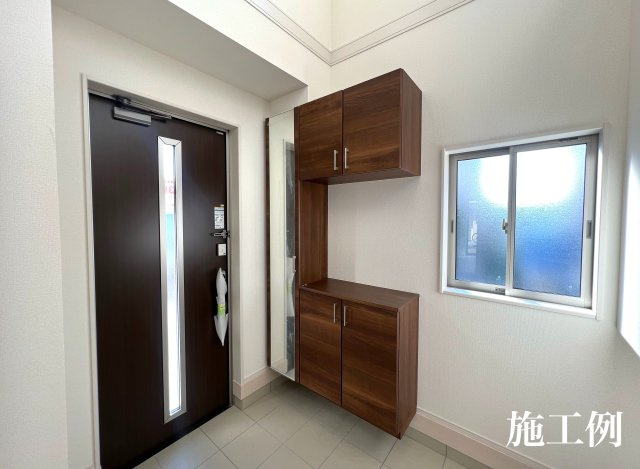 【玄関】 | 秦野市ひばりヶ丘　全2棟　小田急線「秦野駅」徒歩18分