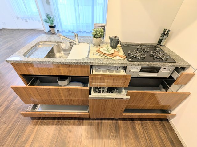 パレステージ上野のキッチン|～食器洗浄乾燥機付のキッチン写真～
