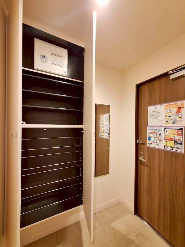 Ｋａｓｈｉｗａ　Ｐｌａｃｅの玄関|★シューズBOX／別号室写真★