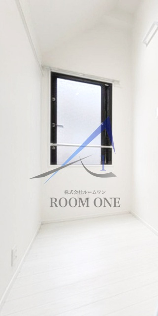 ロンジェスマン三宿の居間・リビング|洋室のお部屋です。