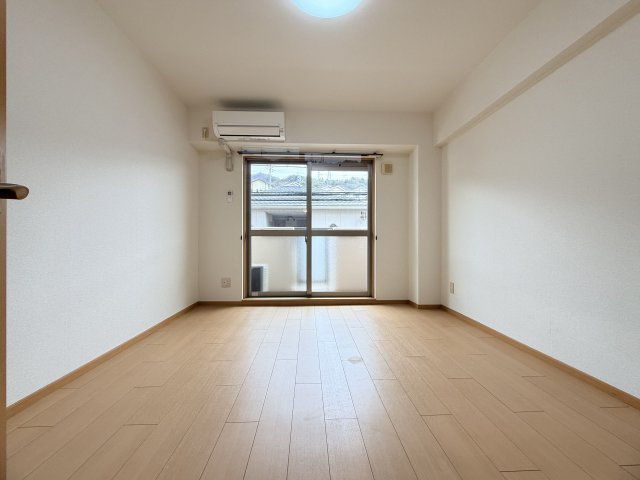 アルヴェアーレの洋室