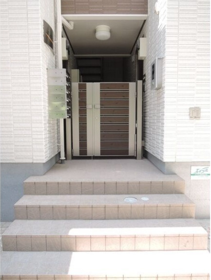 ディアコート　角部屋　テラス　浴室乾燥　洗面所独立のエントランス