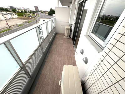 【バルコニー】 | スターズスクエア浦和美園 | 暖かな日差しのふりそそぐバルコニー