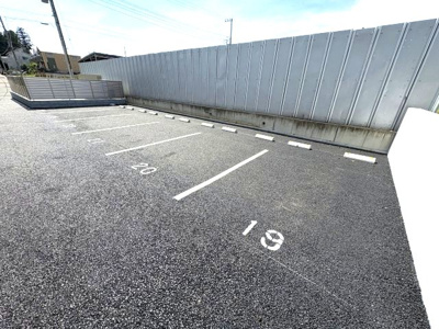 【駐車場】 | スターズスクエア浦和美園 | 駐車場があります