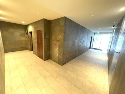 【ロビー】 | スターズスクエア浦和美園 | 落ち着いたロビーです