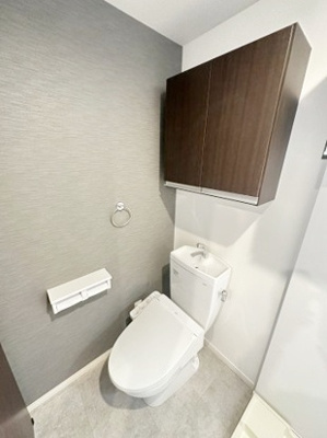 【トイレ】 | ベイルーム久里浜 | 収納付き♪温水洗浄便座