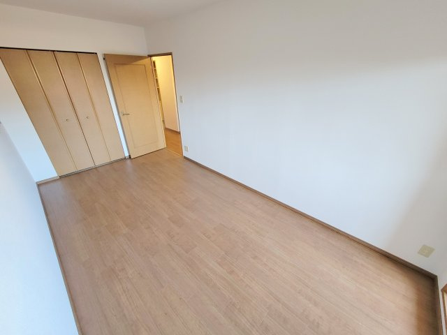 ローレルスクエア登美ヶ丘第Ⅰ期1番館の洋室