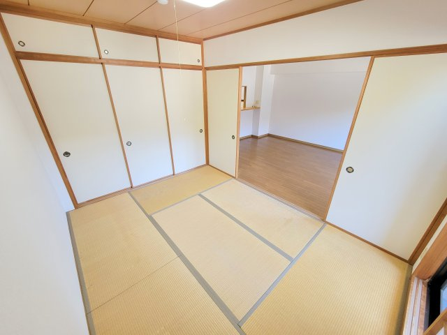 ローレルスクエア登美ヶ丘第Ⅰ期1番館の和室