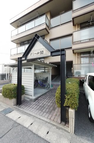 ドミール93のエントランス