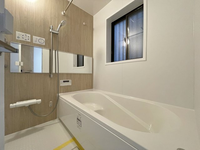 中野区鷺宮5丁目 イーグランド様の浴室|一坪タイプの浴室は雨の日のお洗濯や寒い冬場の入浴に便利な浴室換気乾燥機付きです