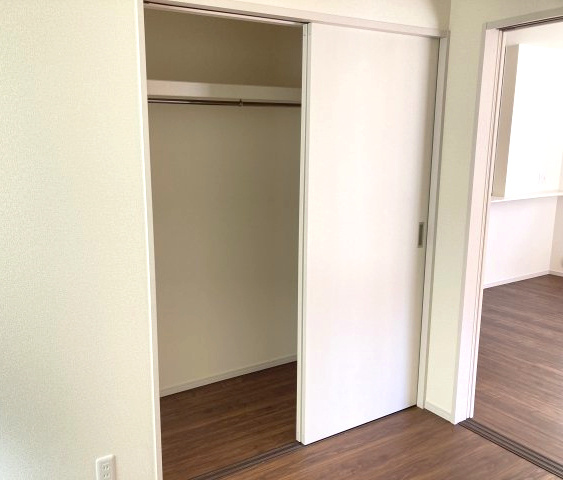 第1沼田市材木町　新築戸建　1号棟の収納|1階洋室にも収納があります