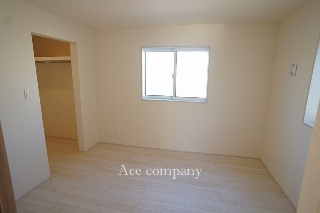 【子供部屋】 | 東大阪市大蓮東1丁目　【1号棟/全2棟】 | 【3階：洋室5.25帖】ウォークインクローク完備です♪