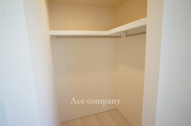 【収納】 | 東大阪市大蓮東1丁目　【1号棟/全2棟】 | 【3階：洋室5.25帖】のウォークインクローク内です♪
