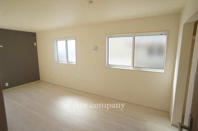 【寝室】 | 東大阪市大蓮東1丁目　【1号棟/全2棟】 | 【3階：洋室4.5帖＋5.5帖（※現況2ドア1ルーム）】間仕切り使用で2部屋に分割可能です♪