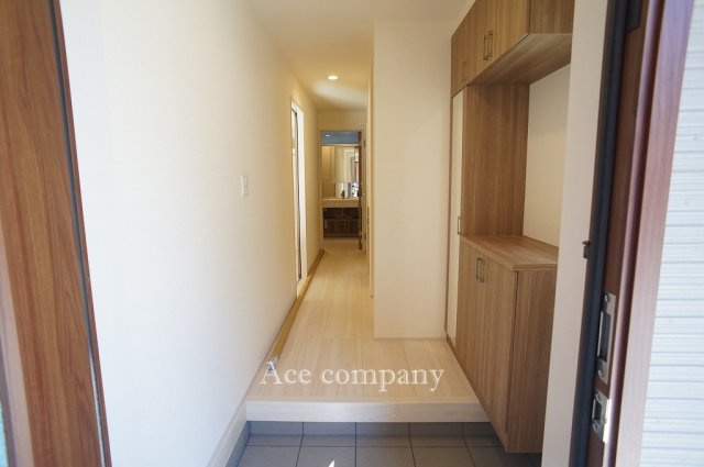 【玄関】 | 東大阪市大蓮東1丁目　【1号棟/全2棟】 | シューズボックス付きです♪