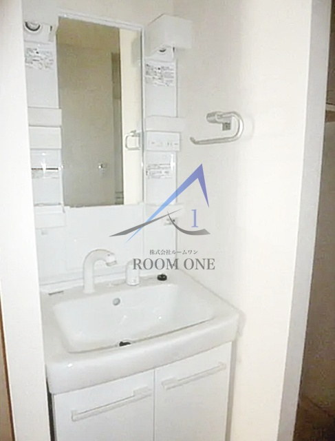 プレール・ドゥーク多摩川の洗面所|独立洗面台です。