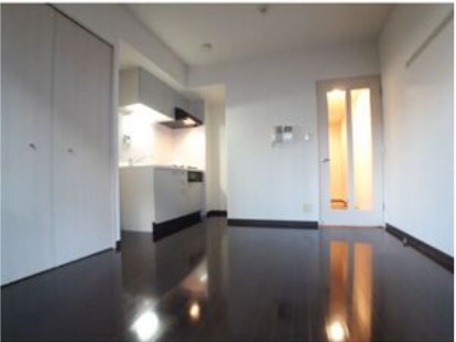 ラグジュアリーアパートメント目黒東山　宅配BOX　浴室乾燥　分譲の居間・リビング