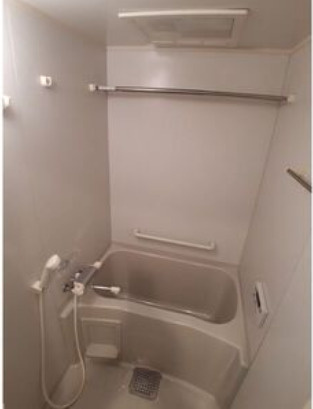 ラグジュアリーアパートメント目黒東山　宅配BOX　浴室乾燥　分譲の浴室