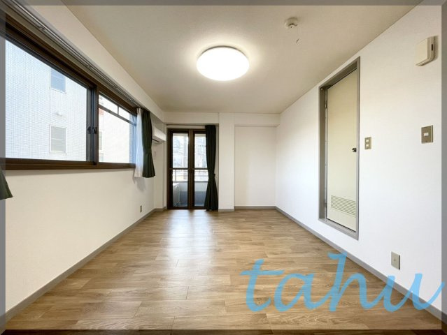 豊島区雑司が谷２丁目のアパートの洋室