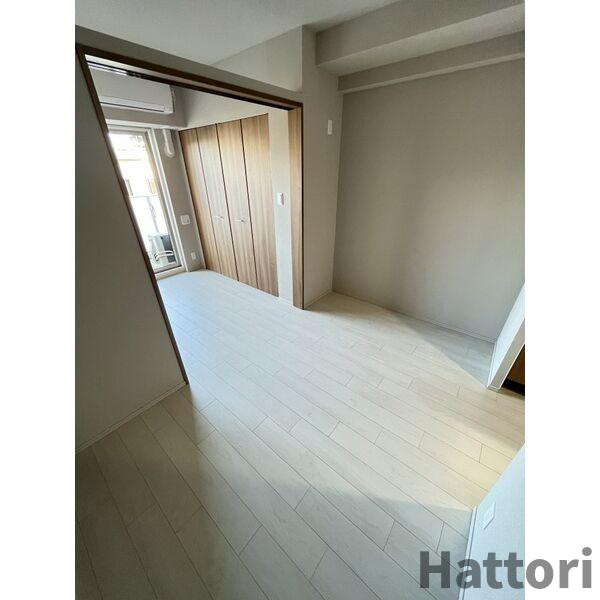 スプランディッド新大阪EASTの居間・リビング