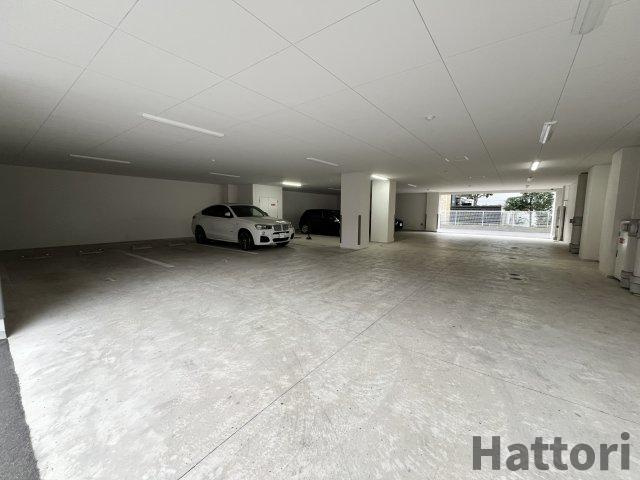 スプランディッド新大阪EASTの駐車場