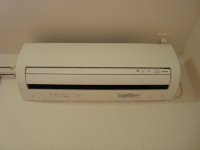 【設備】 | グラディオラスガーデン | リビング　エアコン