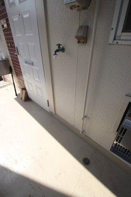 【設備】 | 伸和ハイツ | 室外洗濯機置き場