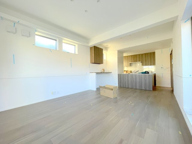 （仮称）杉並区松ノ木３丁目メゾンの居間・リビング|★バルコニーからリビング★