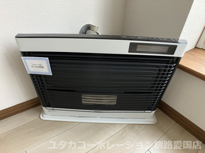 【冷暖房・空調設備】 | 昭和北3丁目190-1619売家 | 灯油暖房でパワフルに、家族団らんのリビングを温めてくれます！