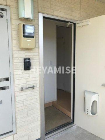 ニューハイツタリカド D棟の玄関