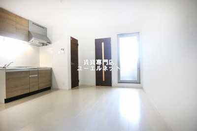 【居間・リビング】 | FDS吹田1番館 | ゆったりとくつろげる、落ち着きのある居室空間です