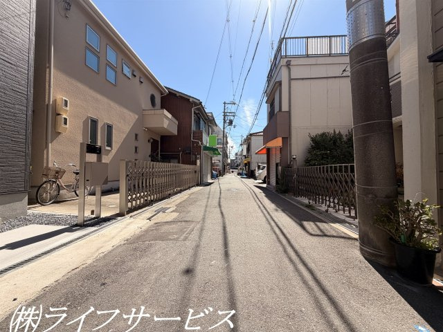 【前面道路含む現地写真】 | 塚本５丁目新築戸建 | 前面道路