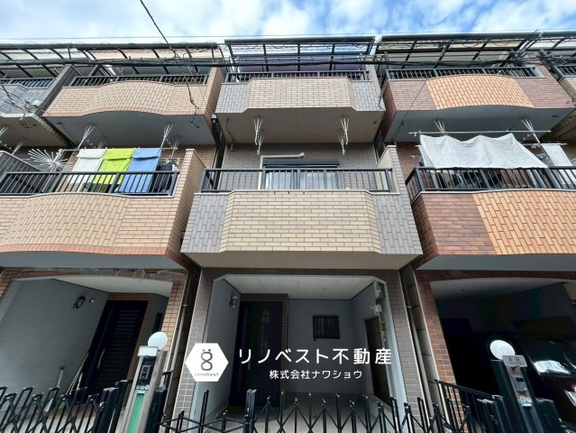 東大阪市新池島町1丁目の外観|南向きバルコニーがあり陽当たりも良好です♪