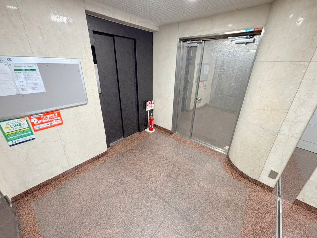 日生ロイヤルマンション十三のロビー