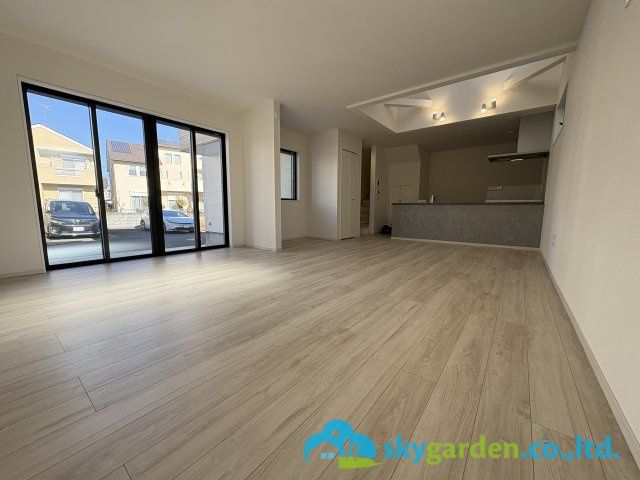 茅ヶ崎市矢畑2期　新築戸建　全5棟　2号棟の居間・リビング