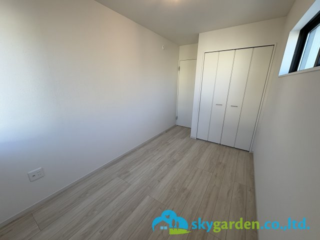 茅ヶ崎市矢畑2期　新築戸建　全5棟　2号棟の洋室|明るい洋室です