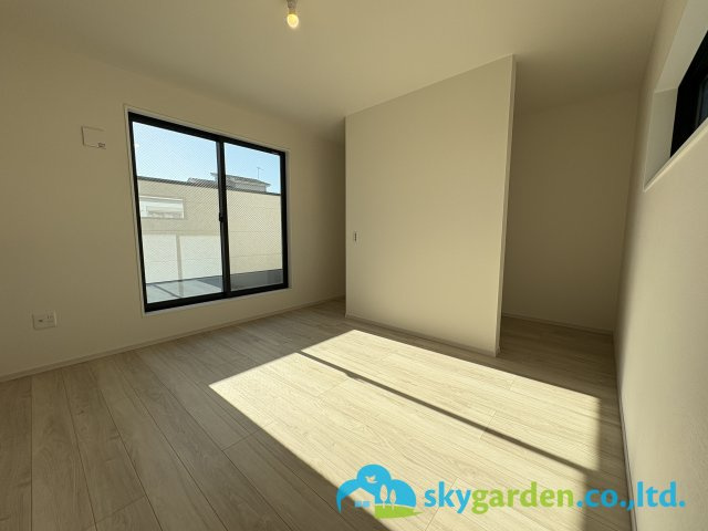 茅ヶ崎市矢畑2期　新築戸建　全5棟　2号棟の寝室|落ち着いた色調の寝室です