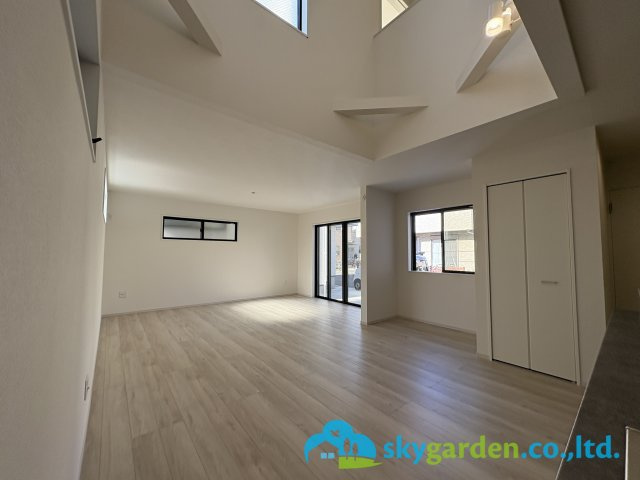 茅ヶ崎市矢畑2期　新築戸建　全5棟　2号棟の居間・リビング