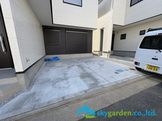 茅ヶ崎市矢畑2期　新築戸建　全5棟　2号棟の駐車場|車種により２台駐車可能