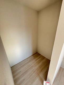 【収納】 | 佐伯区美の里1丁目（楽々園駅） | 2階　洋室×3　収納付きでお部屋がスッキリ広く使えます。　