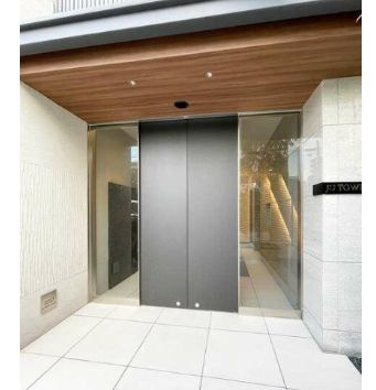 【エントランス】 | JU TOWER FRONT千石 | ゆとりのあるエントランスです
