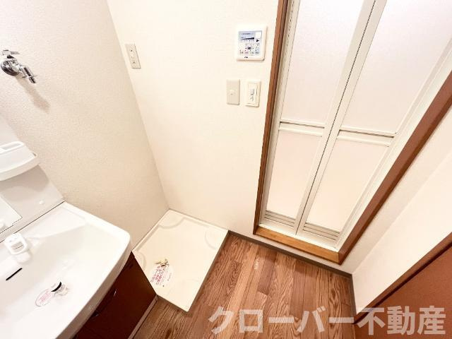 サンシャイン　フジの玄関|洗濯機置場